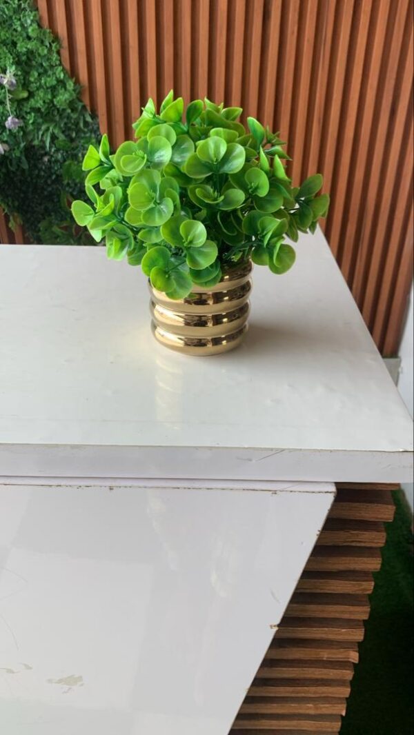 Gold base flower