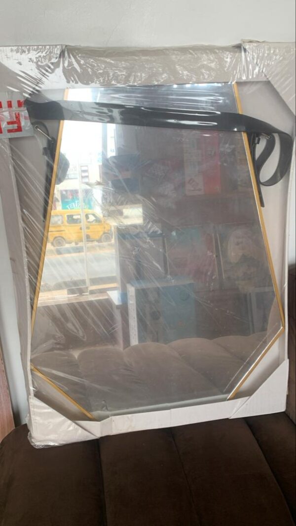 Hexagon belt mirror