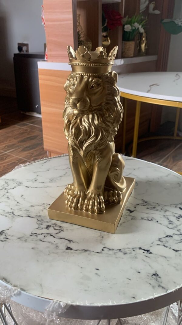 Big lion king decor